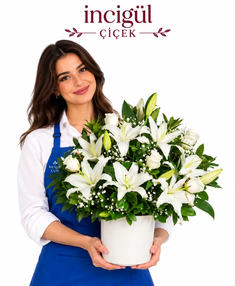 Beyaz Polimer Saksıda Beyaz Lilyumlar ve Beyaz Güller